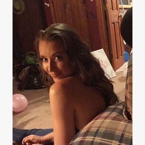 Meet your Posher, Alexi